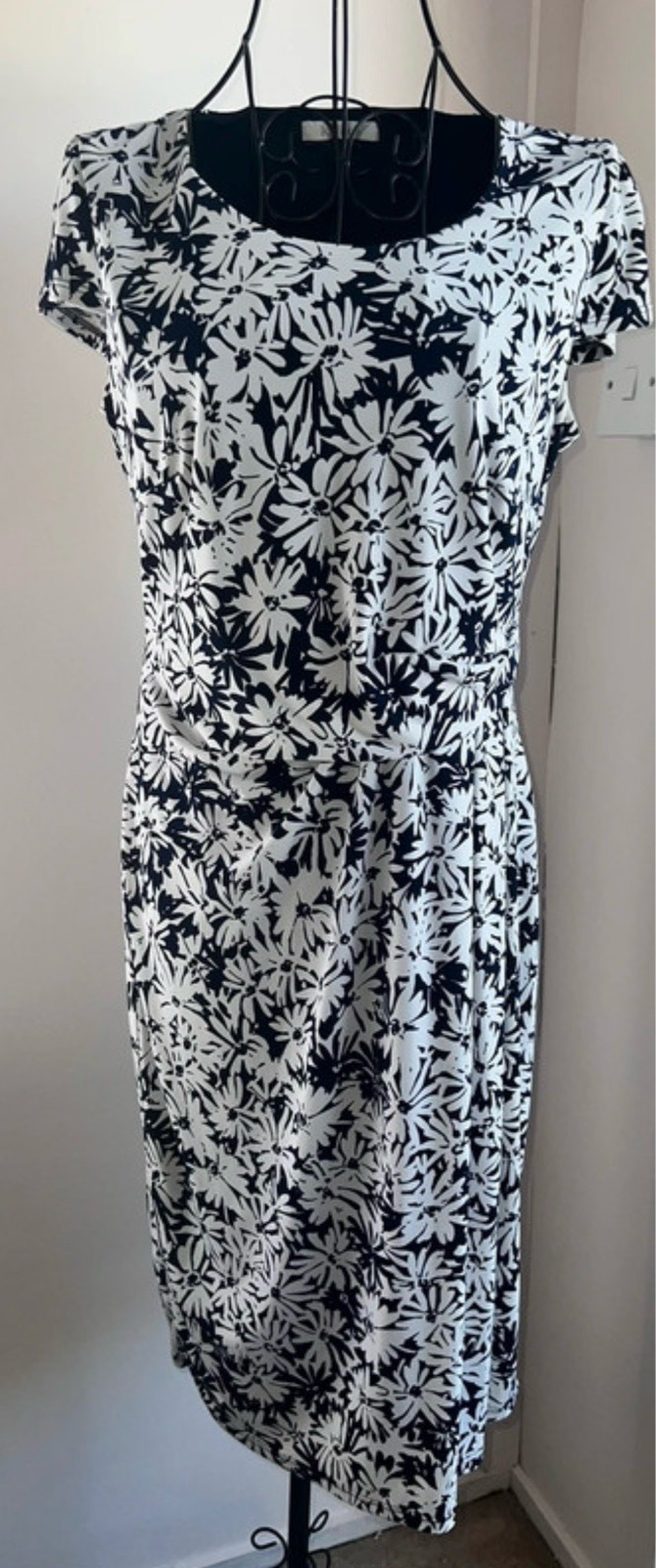 Kaliko Navy White Floral Jersey Sheath Dress Scoop Neck Cap