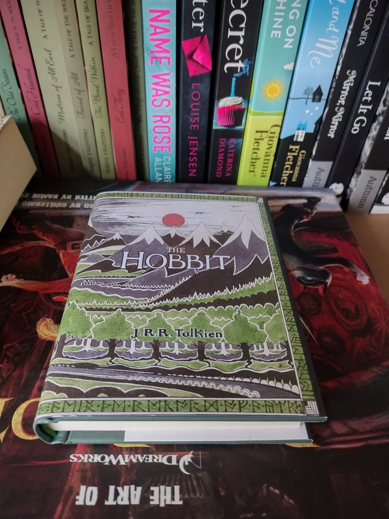 📚 Brand New The Hobbit by J.R.R. Tolkien – Illustrated Hardback Edition