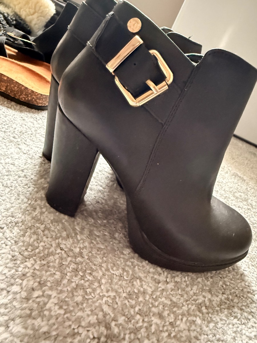 BNWOT SIZE 37(4) black high healed ankle boots