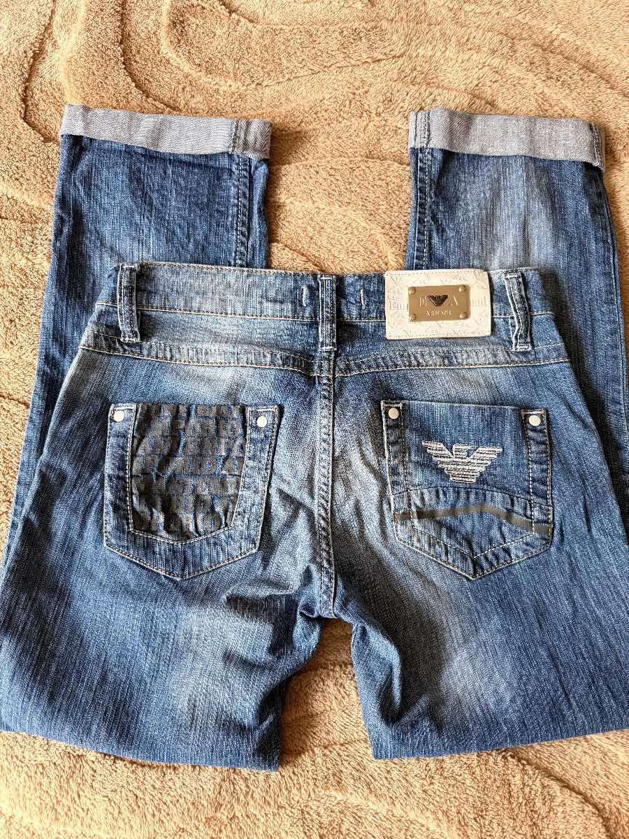 Size 10-12 size M 30w 30/32L Genuine Armani boyfriend jeans