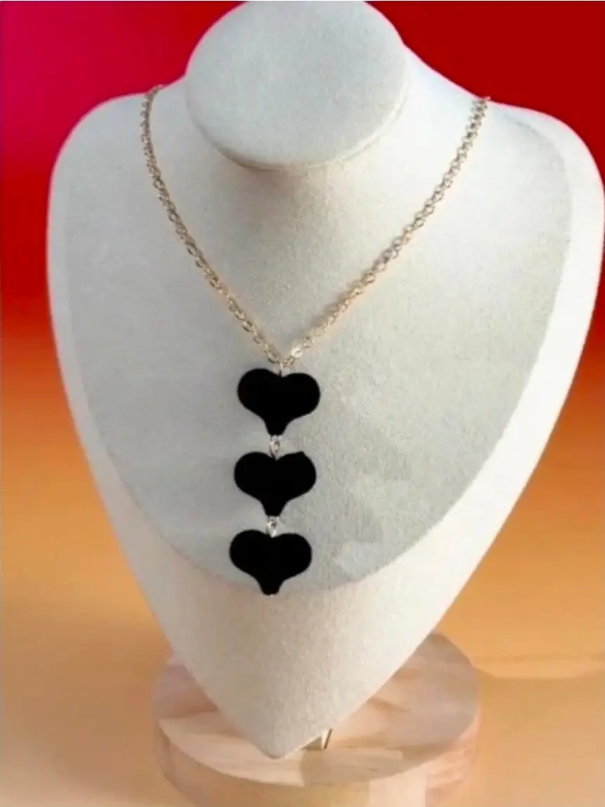 Fashionable Gold Three Black Hearts Velvet Charm Necklace.