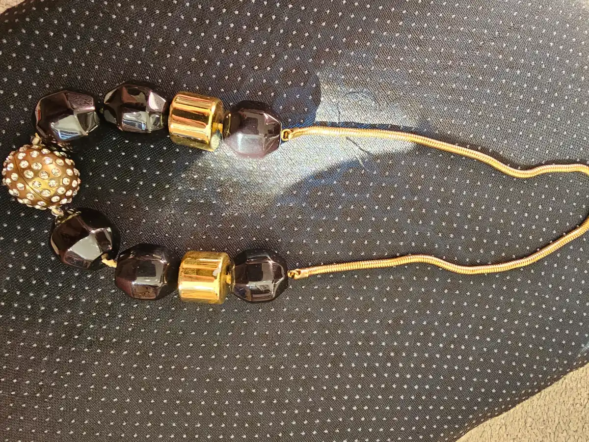 Unusual bold stunning gold&black statement necklace