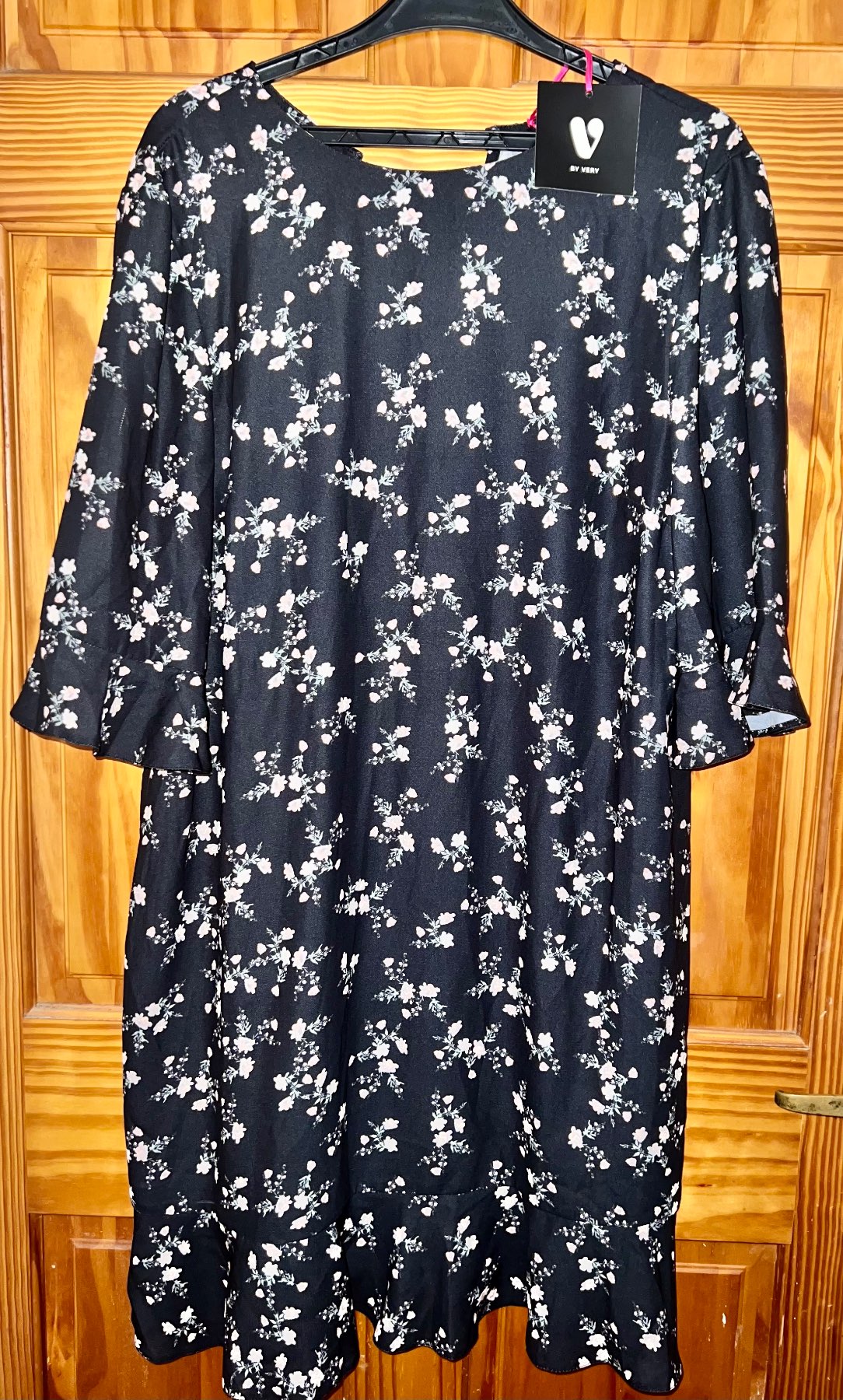 V by Very floral shift dress with frilled hem BNWT size 14