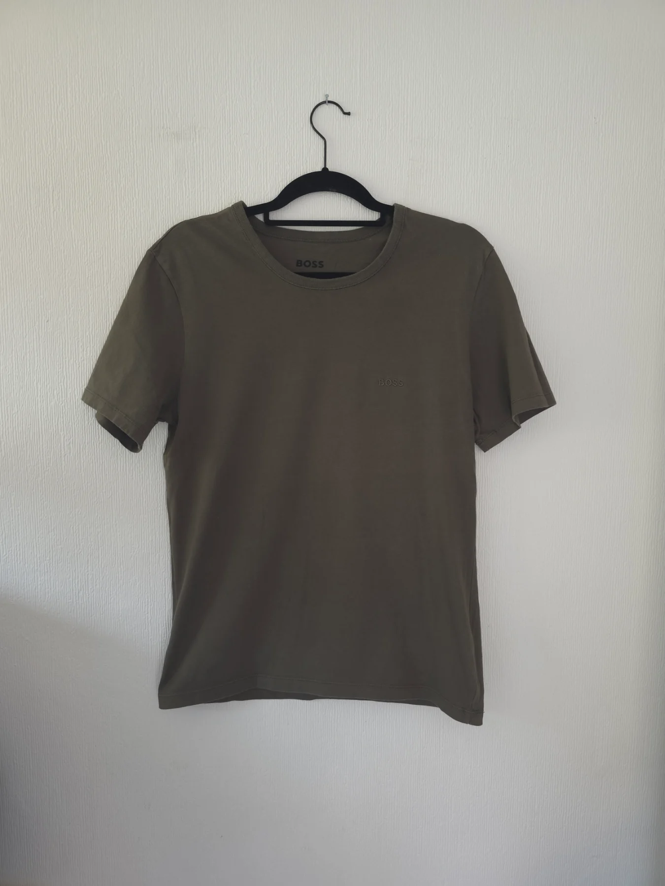 Boss khaki green with embroidered logo tshirt designer casual kids M