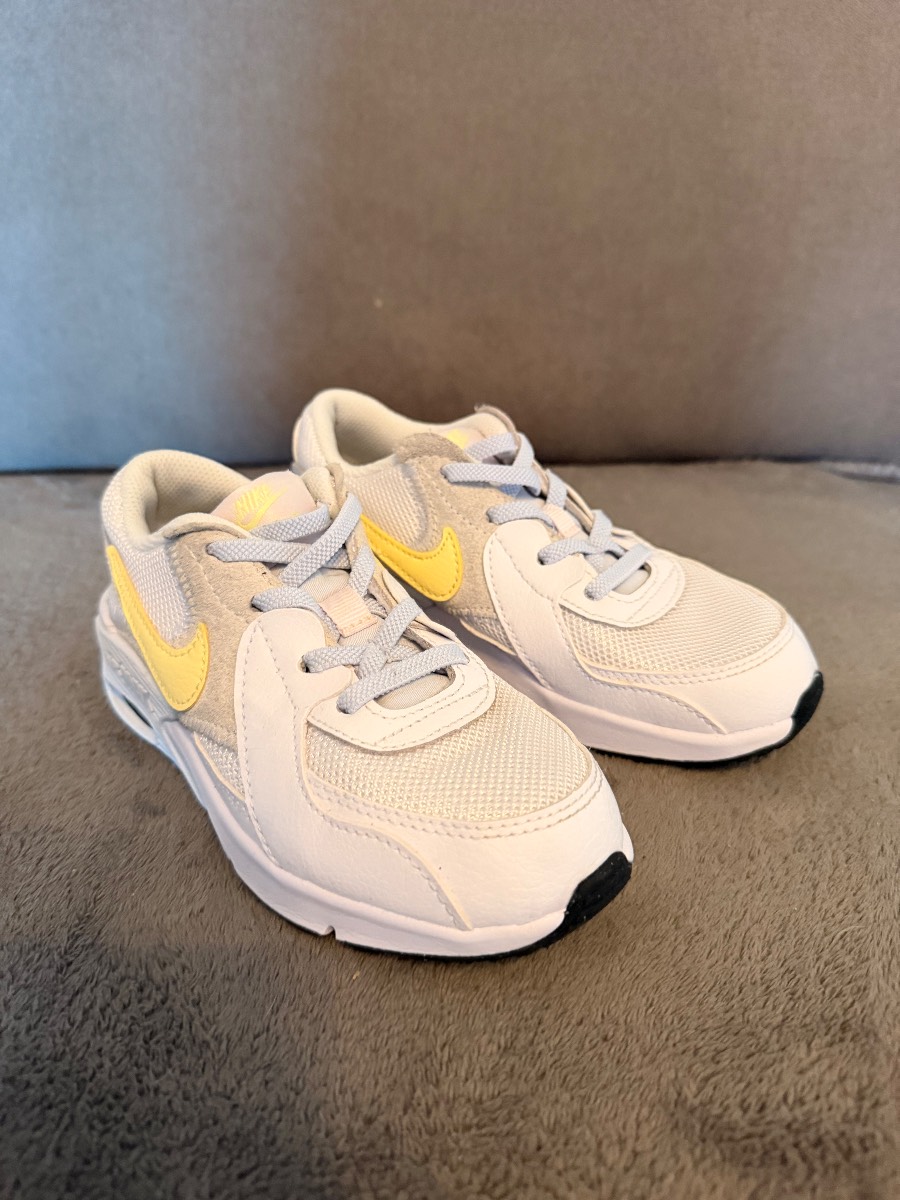 Boys Nike Air Max Kids Trainers UK 12 / EU 30 / Nike 12.5c | White & Yellow