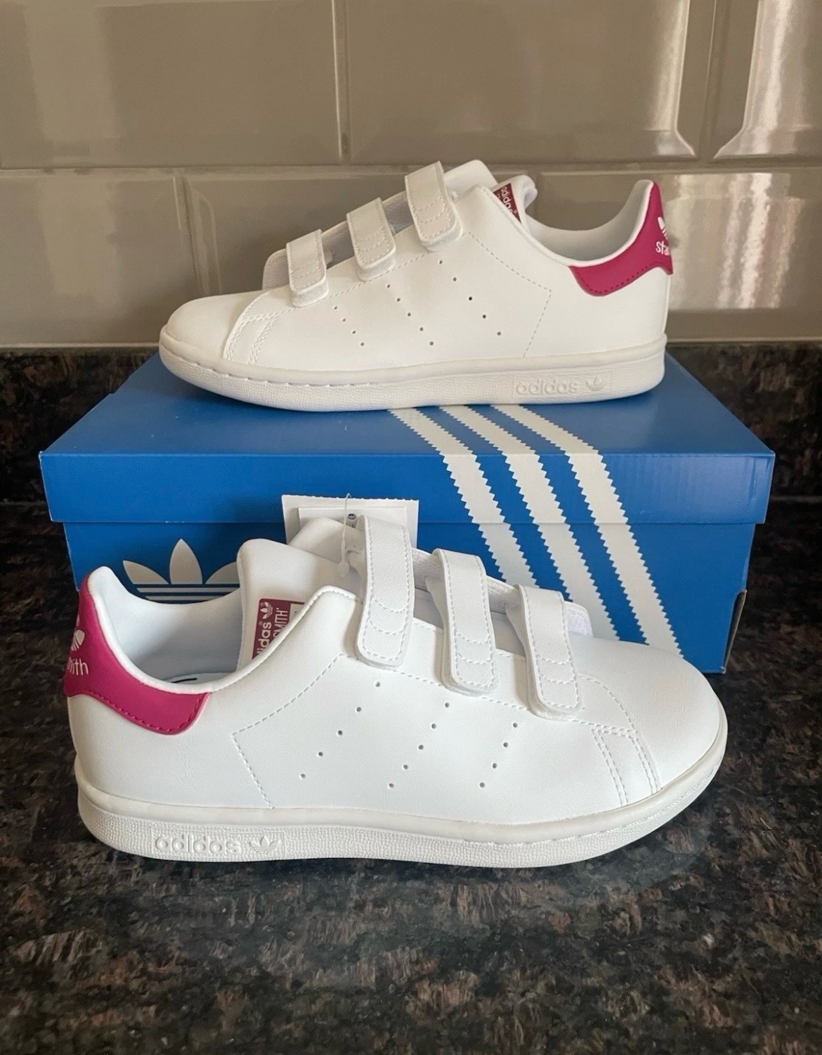 Kids Adidas Unisex Stan Smith Trainers Size 2