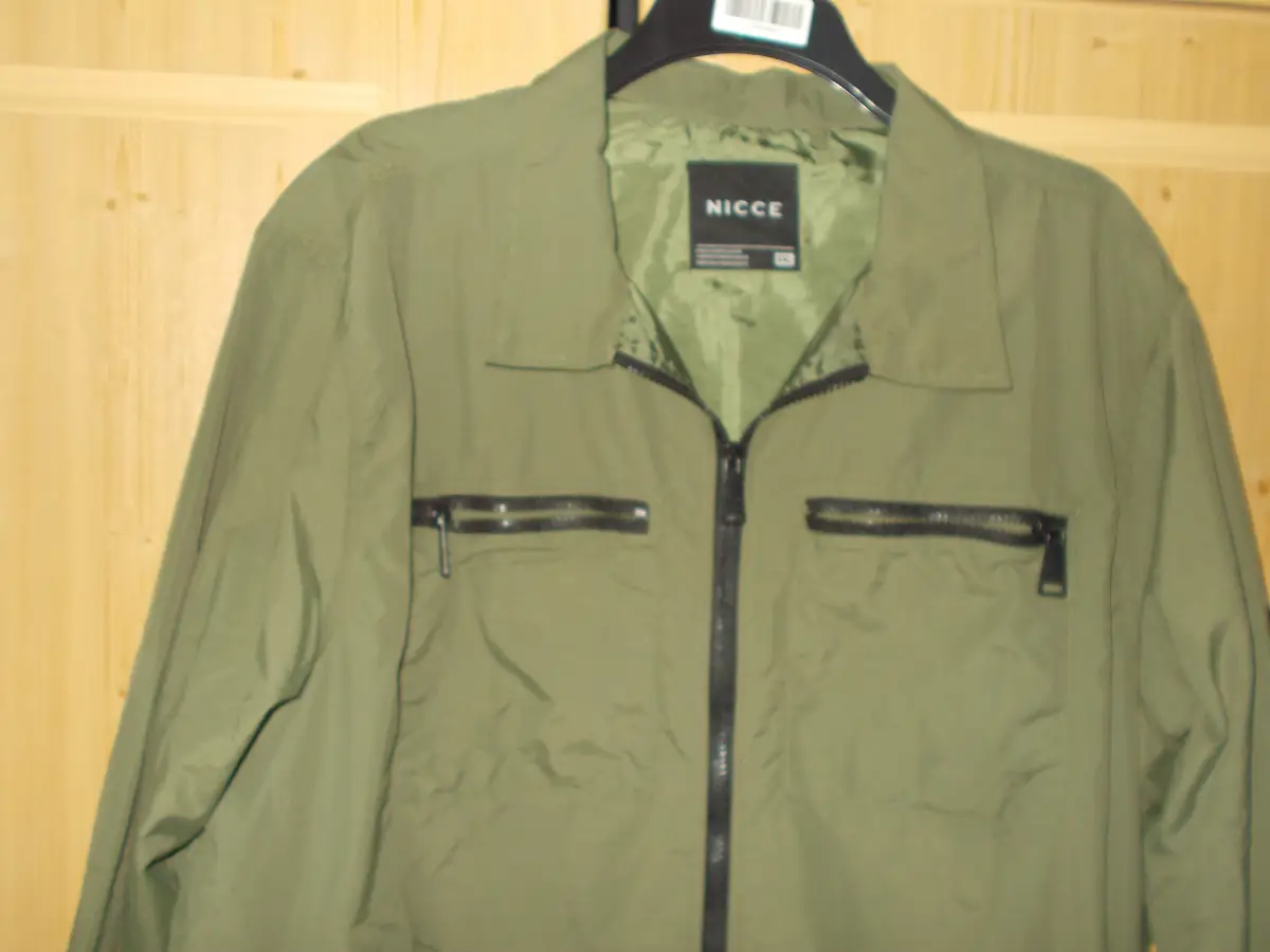 BNWOT Nicce Lightweight Jacket - XXL