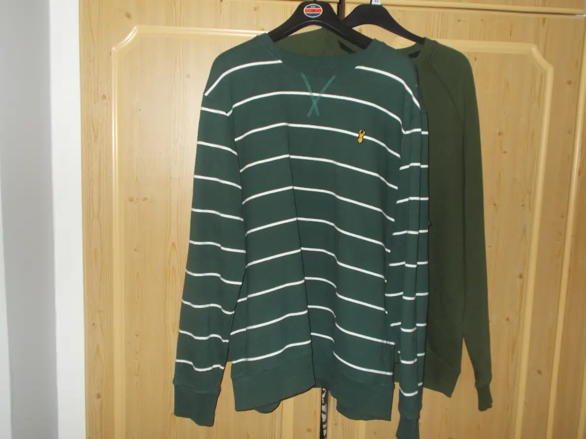 2 Cotton/ Cotton Mix Sweat Tops - 3/4XL