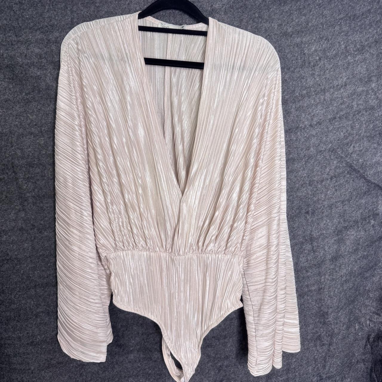 NLY Trend Champagne Shimmer Plisse Deep V Neck Bodysuit Wide Sleeve Size M