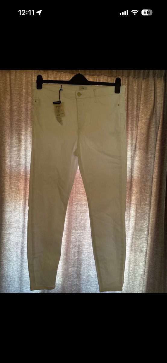 White river island size 16 r jeans Bnwt