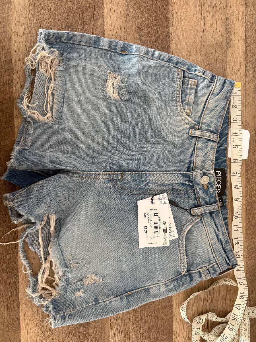 PIECES Blue Light Wash Denim Cut Off Shorts High Rise Pockets Size M W30
