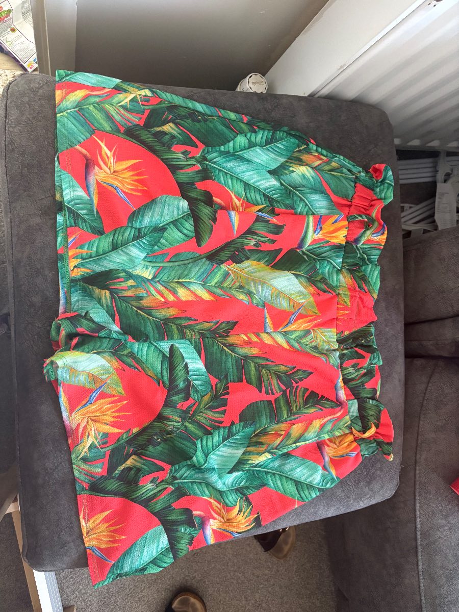 Tropical print vibrant flowy shorts with pockets