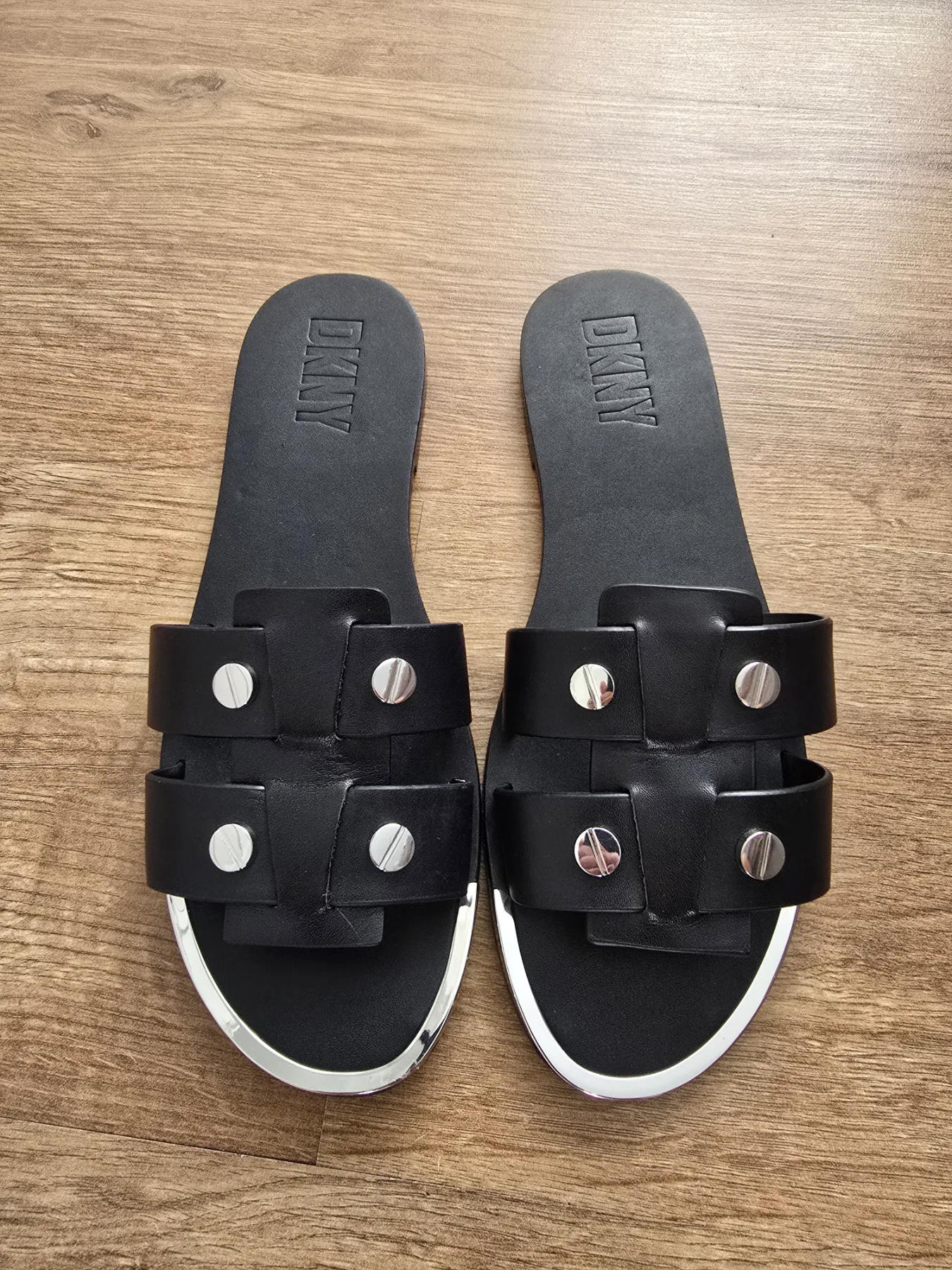 DKNY slides size 5.5