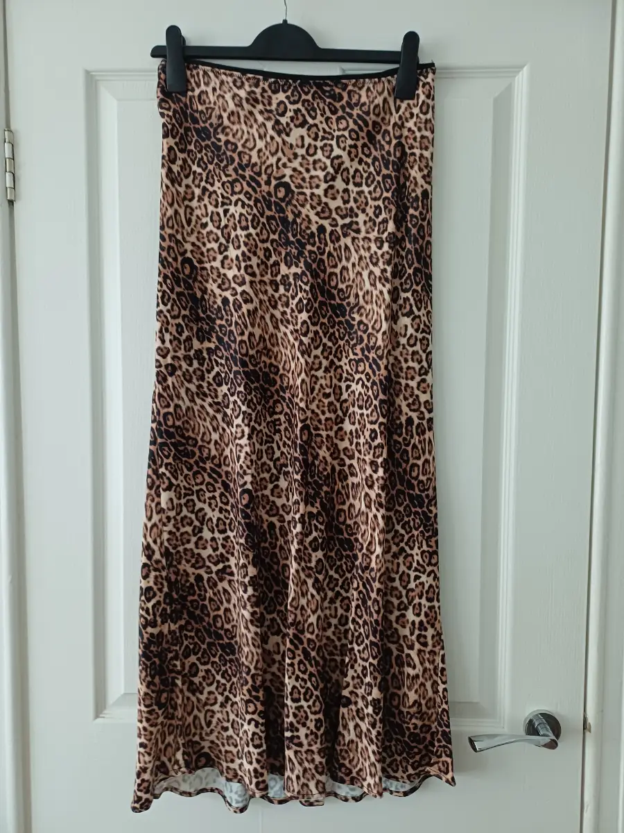 Gallery size 10 print long skirt