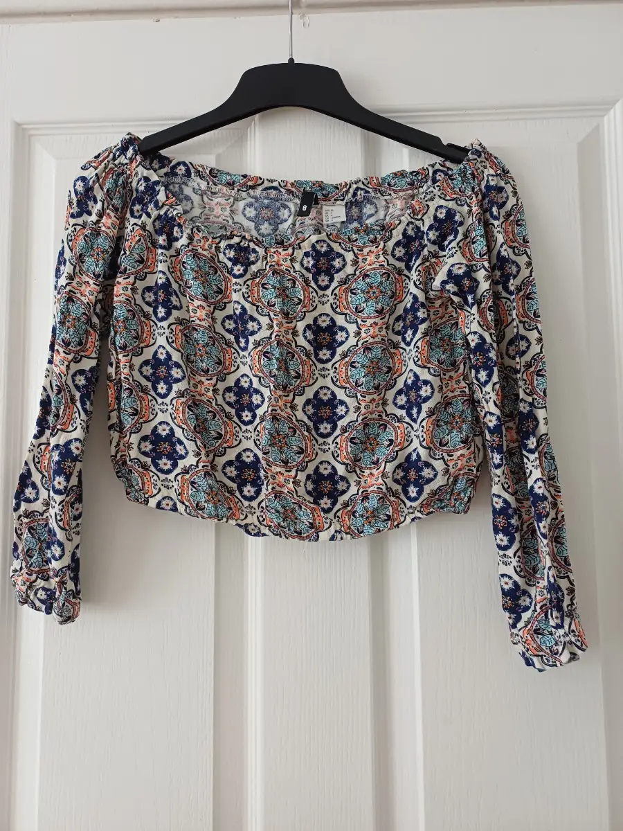 H&M patterned crop size 8