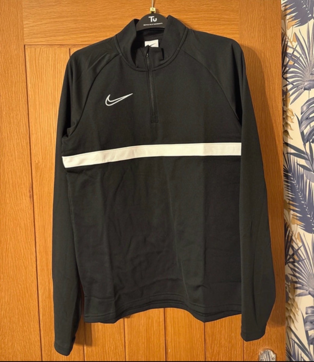 Men’s 1/4 zip Nike Top