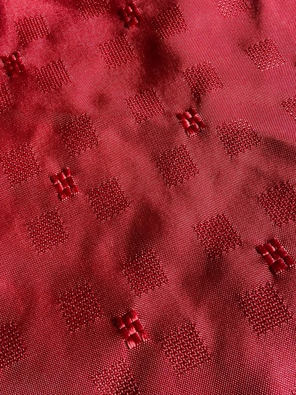 Red scalloped oval large tablecloth