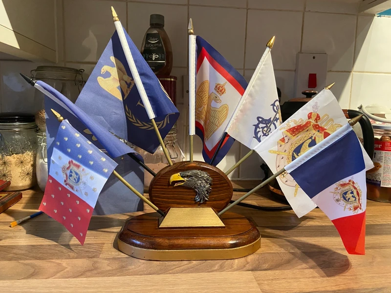 Plaque with flag desk top piece