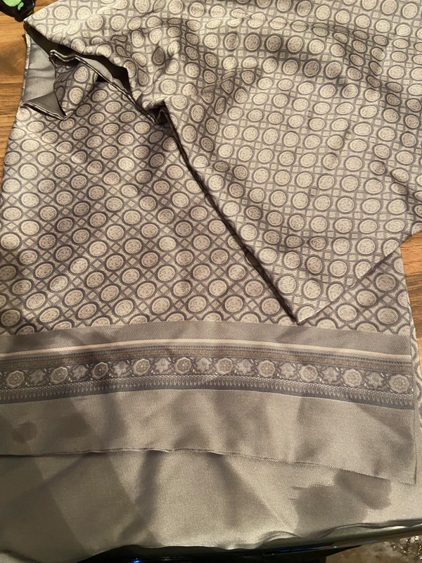 Men’s grey caveat