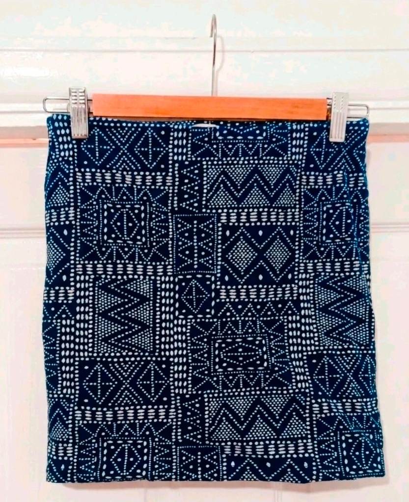 Womens H&M Aztec print mini skirt size 6 blue