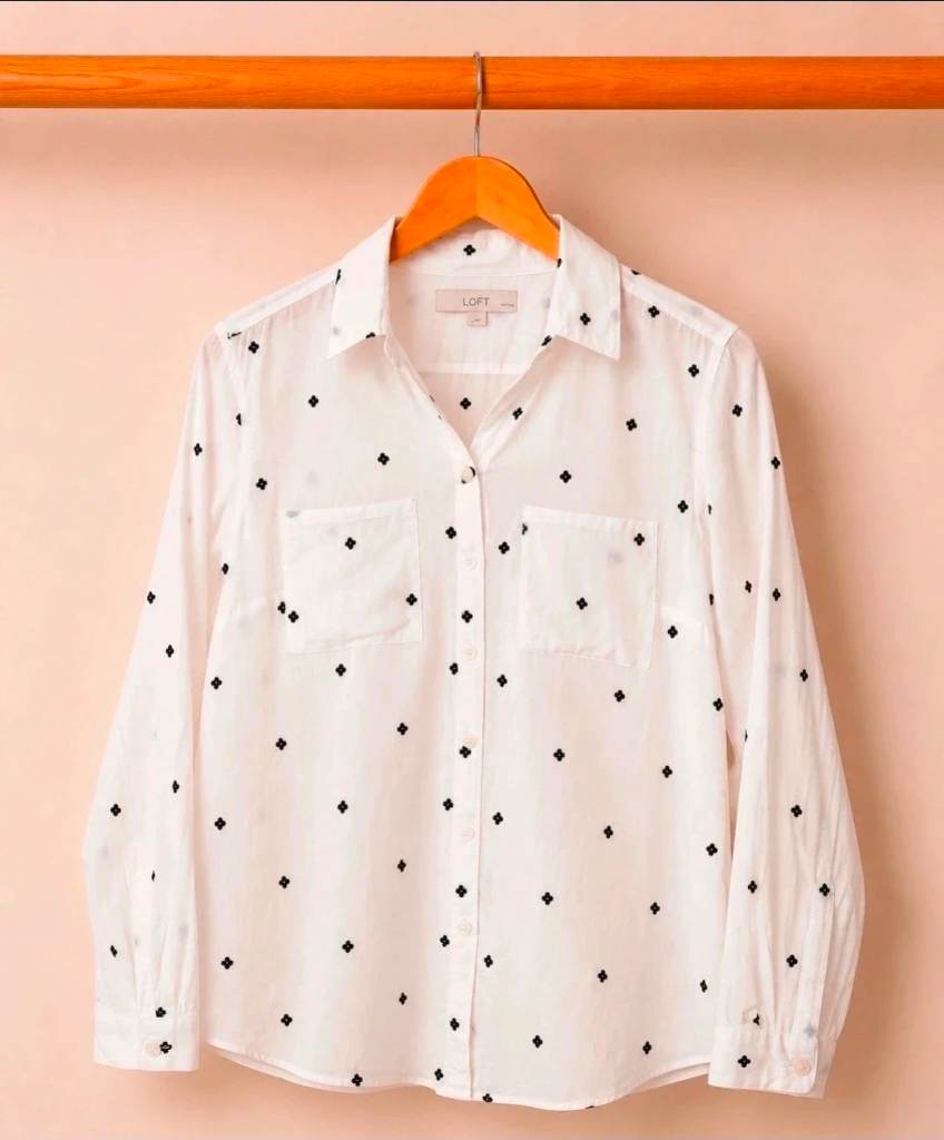 Womens Ann Taylor Loft Petite Button Down floral Shirt Top Size 8-10 white