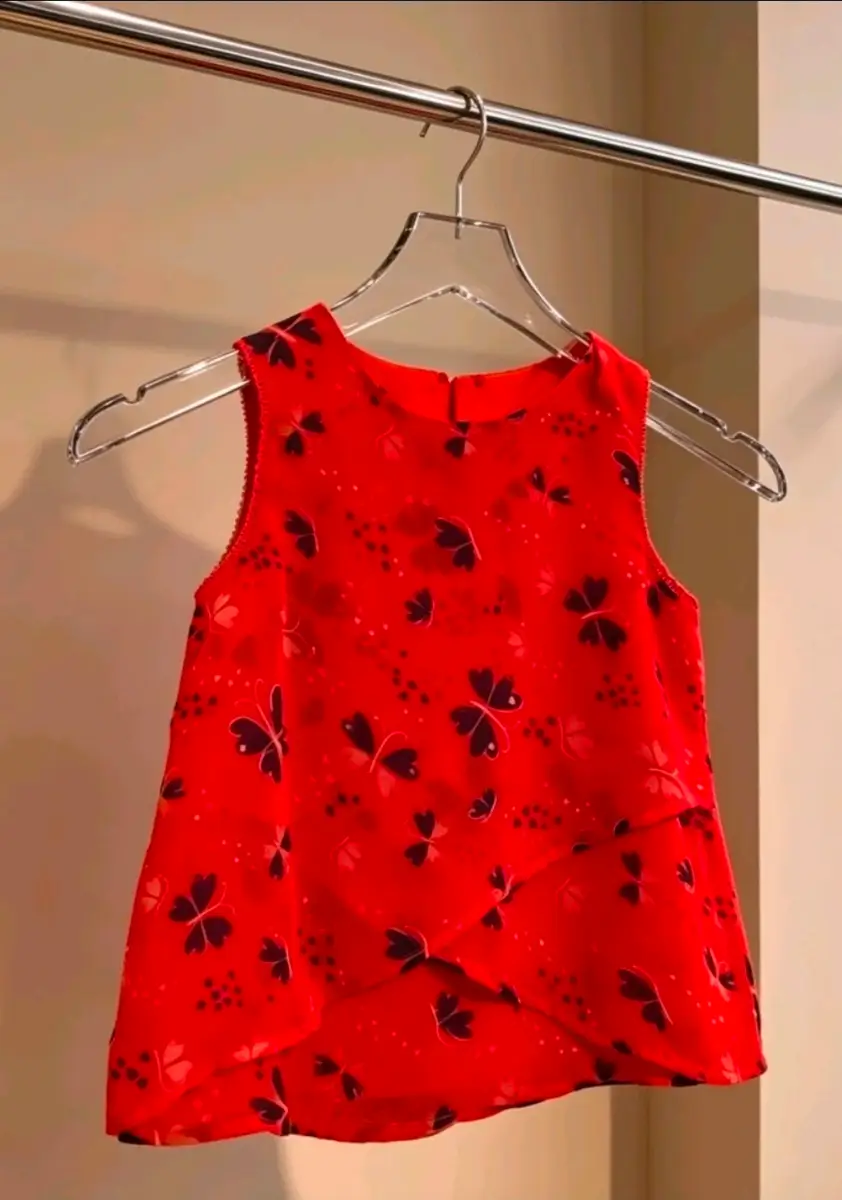 New Girls chiffon layer top age 4-5 red