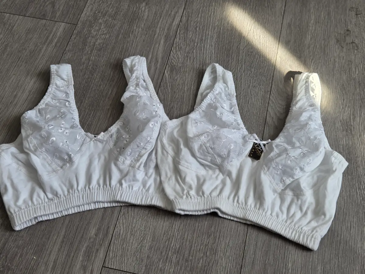 New 2x Embroidery Anglais Non Wired Soft Bras 34B & 34C White