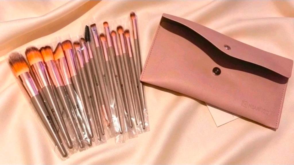 New Gorgeous Heymkgo Champagne makeup brush set 15pcs