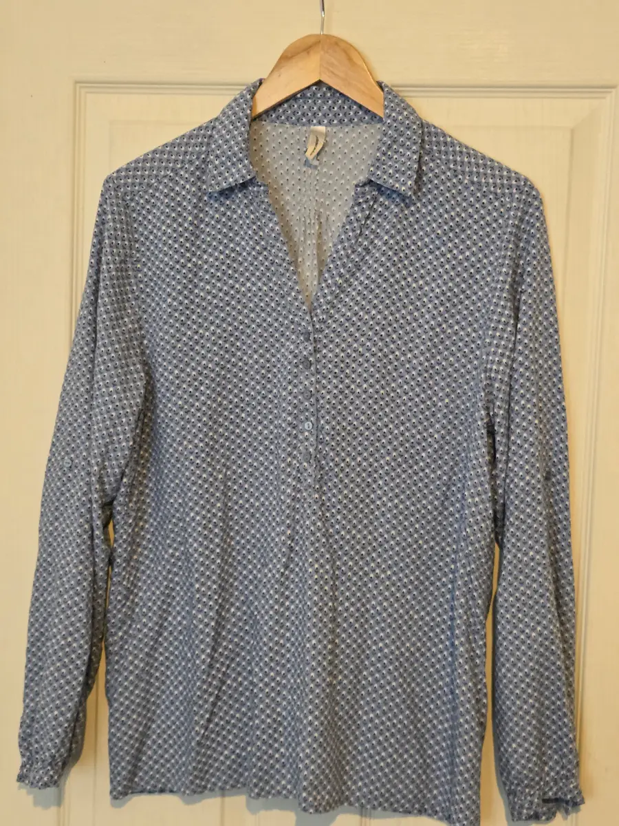 Womens Soyaconcept Ditsy Floral V Neck Button Down Shirt Size 12 Blue