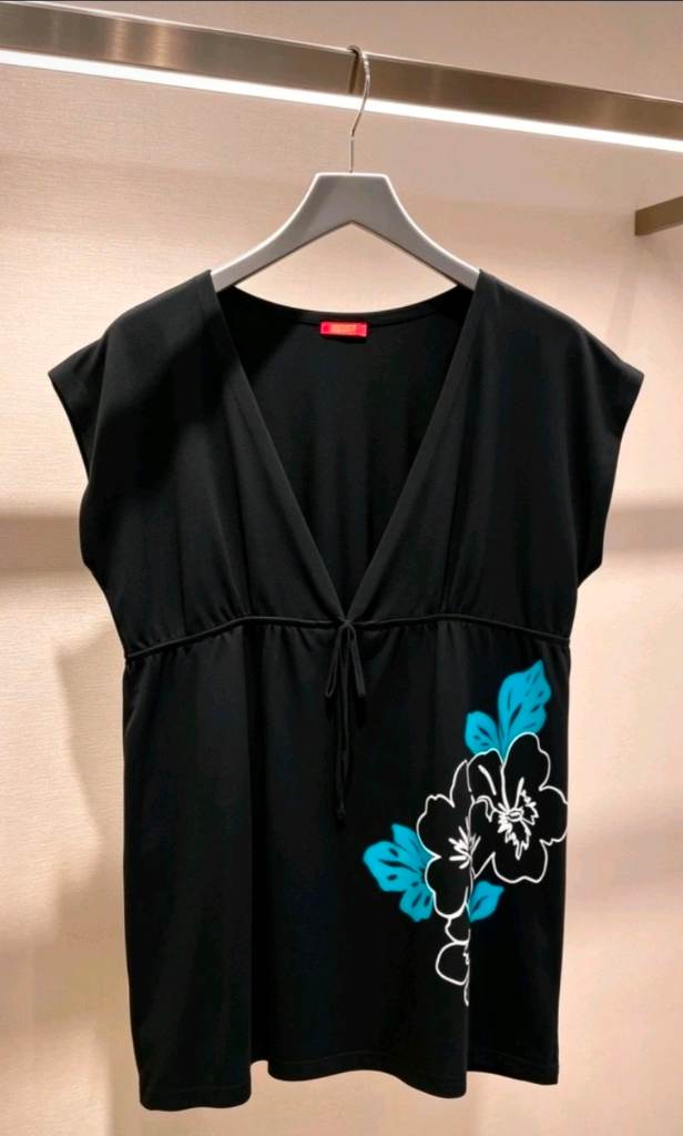 Womens Resort cover up size 14-16 Black