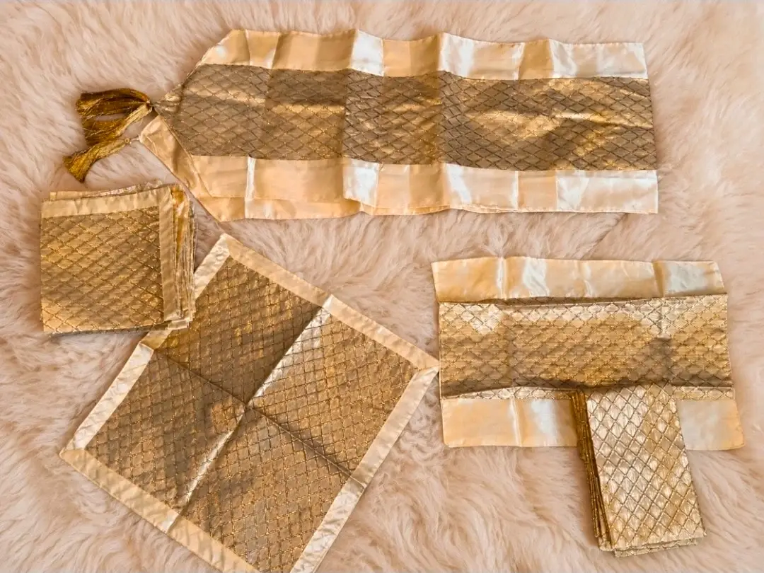 20pcs Dining Table Runner Set Gold Diamond Design