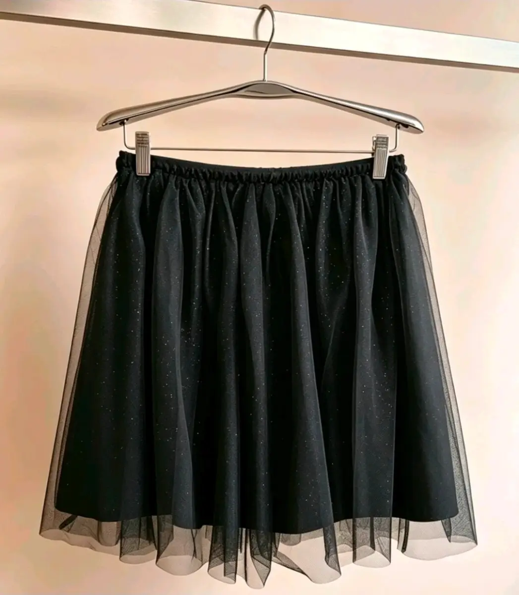 Girls H&M sparkly glittery Tutu skirt age 12-14 Black
