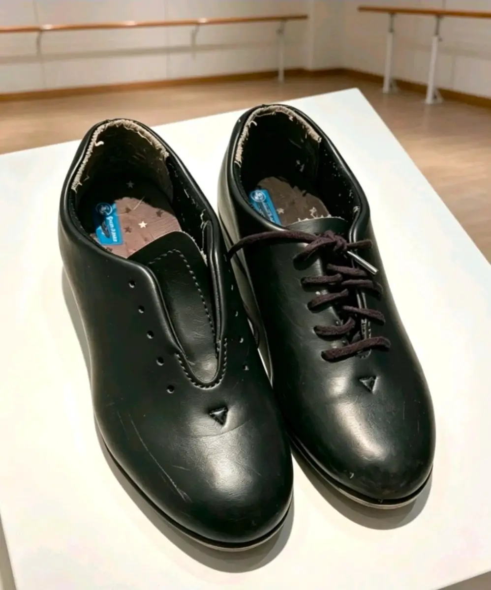 Kids Capezio Tele Tone Tap Shoes size 11 Jr