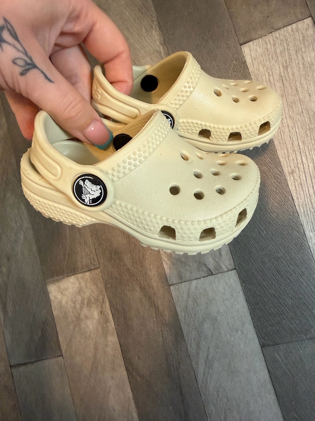 Toddler/Baby Crocs Clogs Cream/Beige Size 4