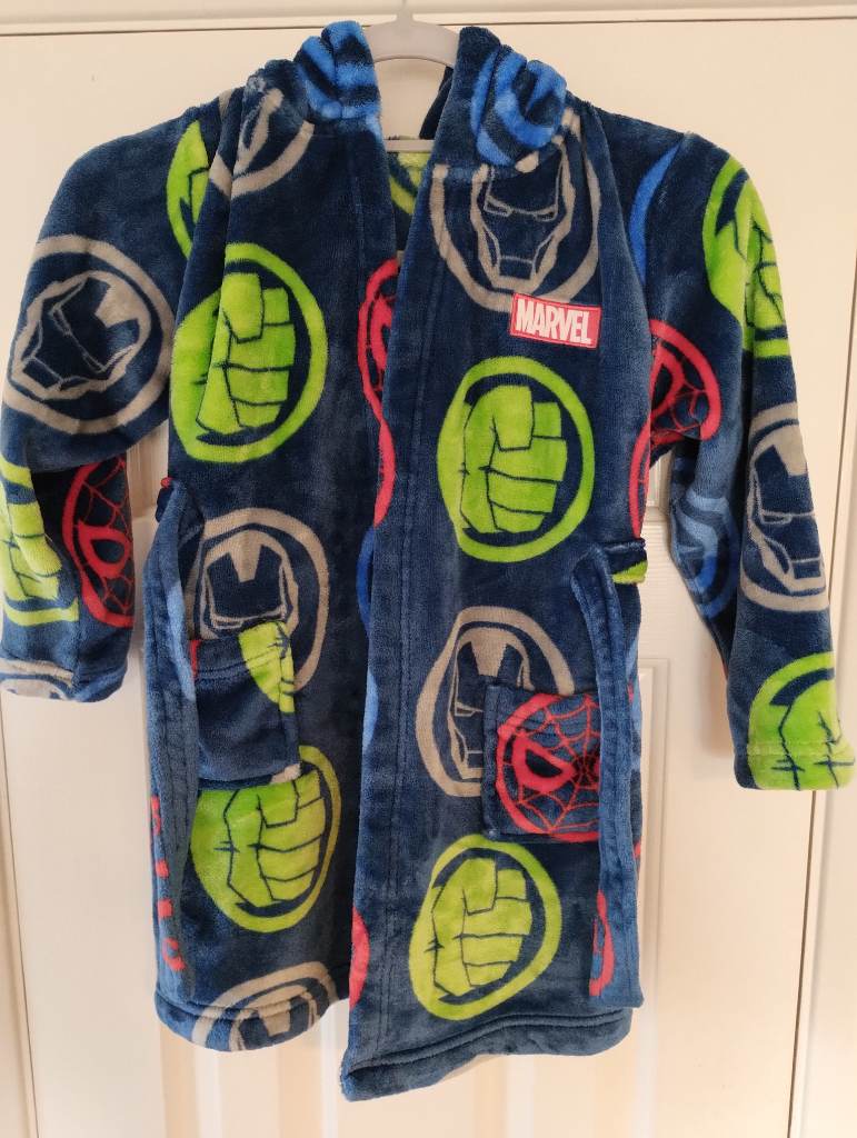 Boys Marvel dressing gown 7 yrs