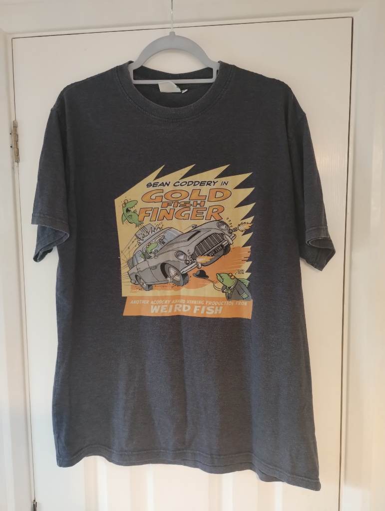 Rare Vintage Weird Fish Parody Gold Fish Finger T Shirt L