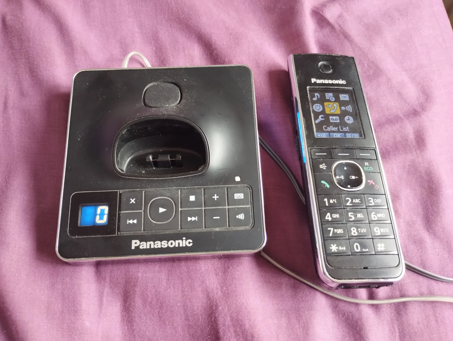 Panasonic KX-TG8561E DECT cordless phone.