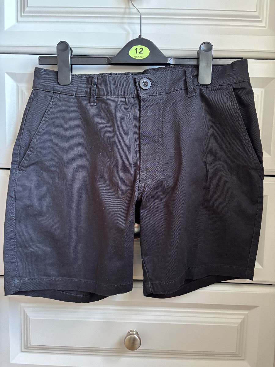 Boohoo men’s black shorts size 30 waist