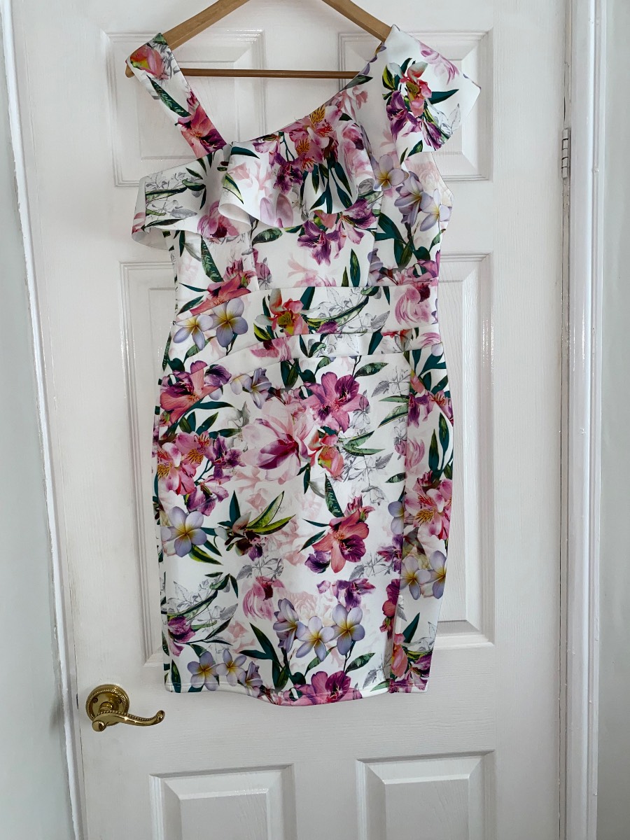Woman’s Lipsy dress white floral size 12 mid length