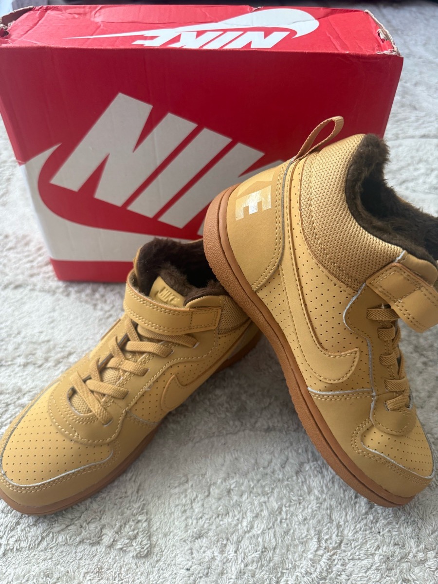 Kids Junior Nike high top trainers, BNWT