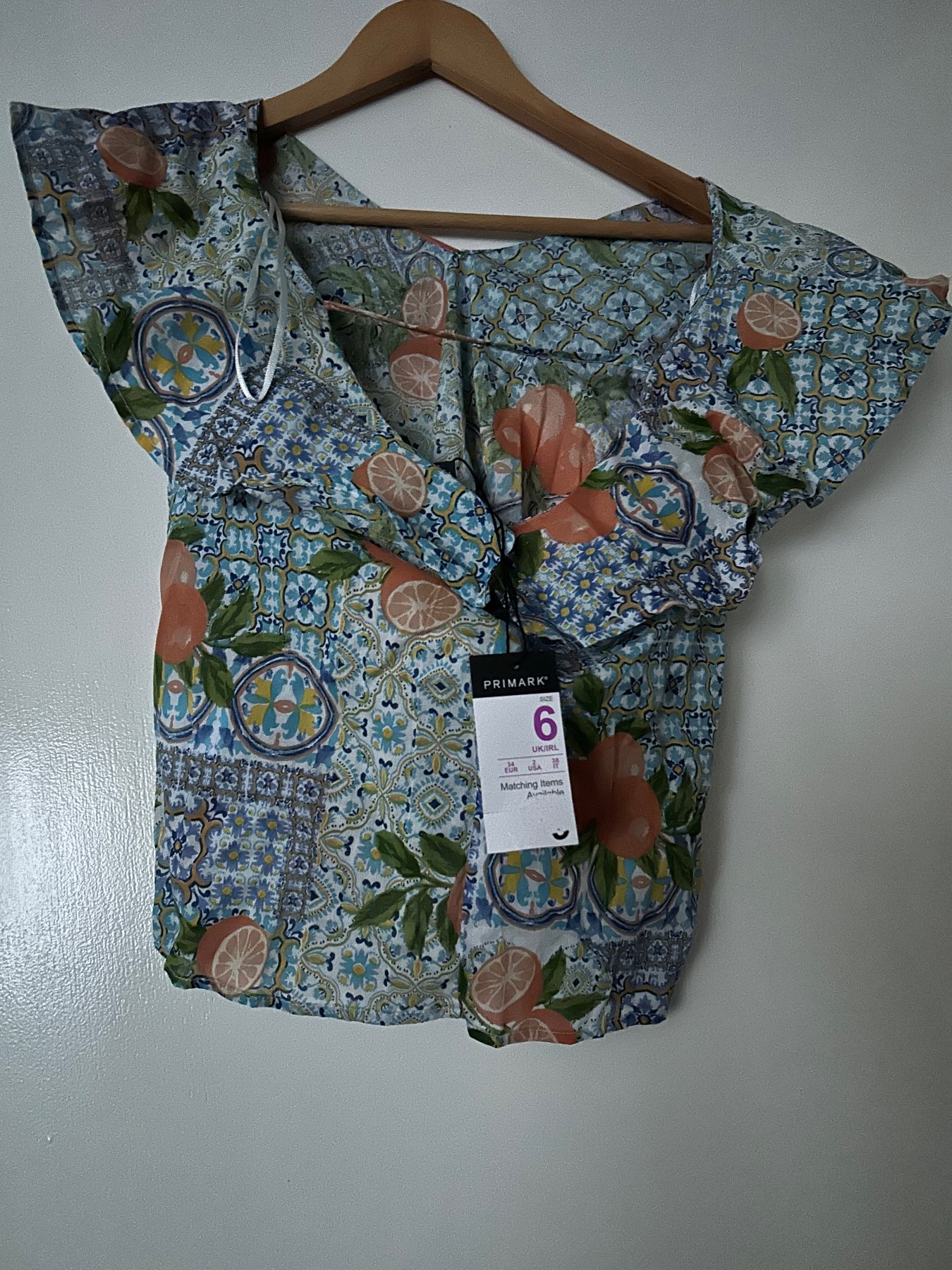 Women’s floral/fruit blouse summer/holiday/festival size 6 new