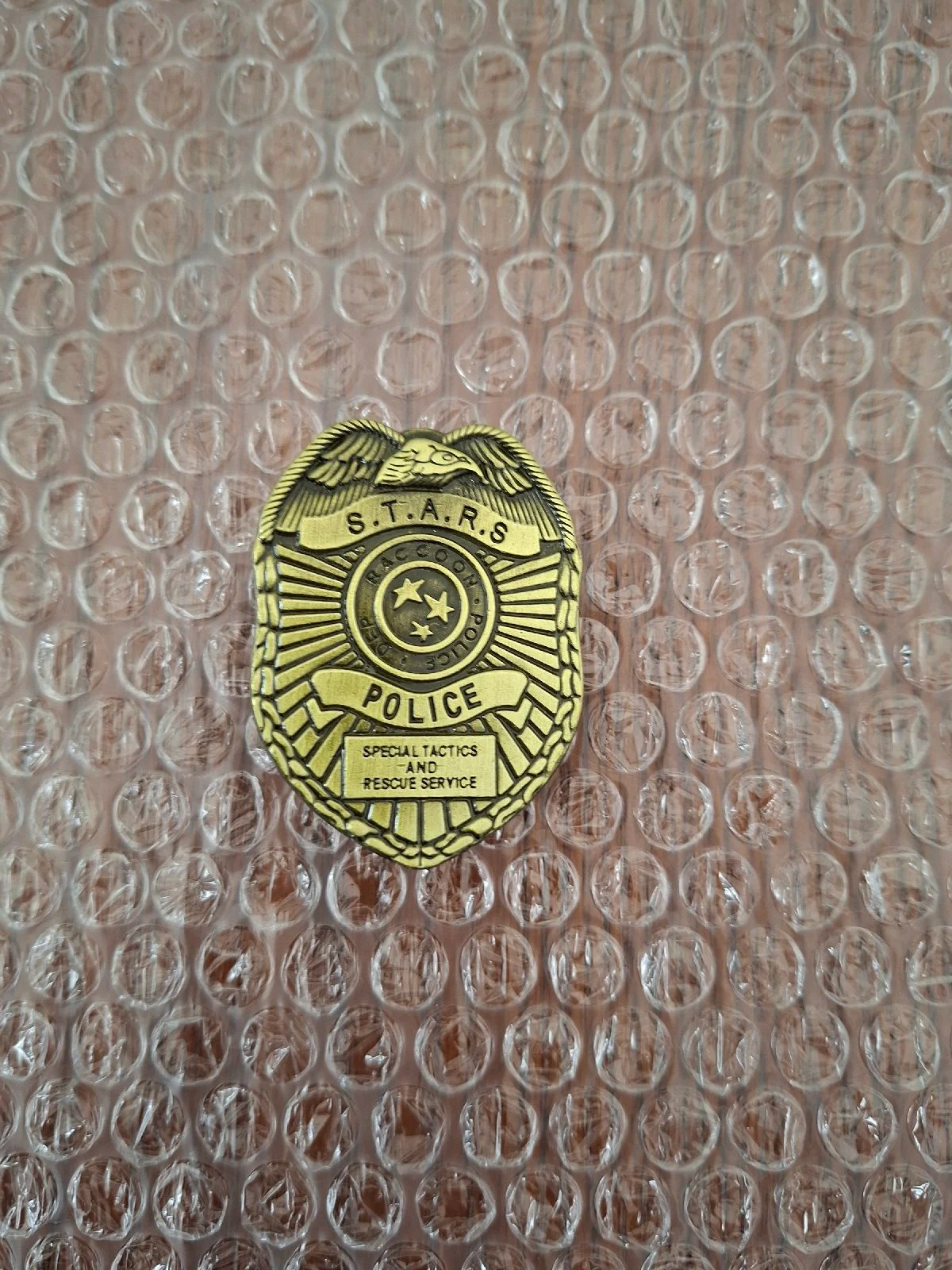 Resident Evil Racoon Police RPD STARS Gold Replica Pin Badge