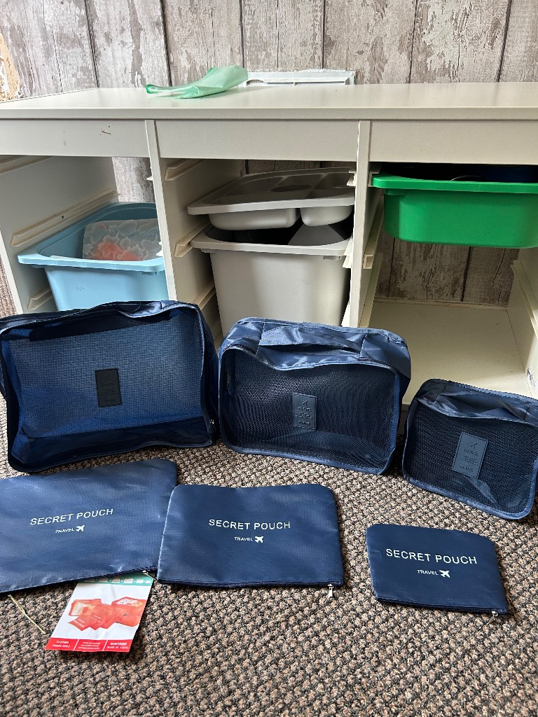 Navy travel storage cubes