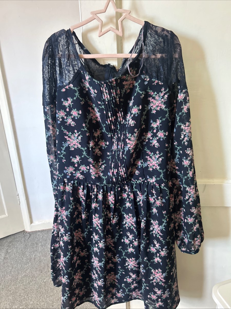 Women's Long Sleeve Navy Flower Dress Size 12