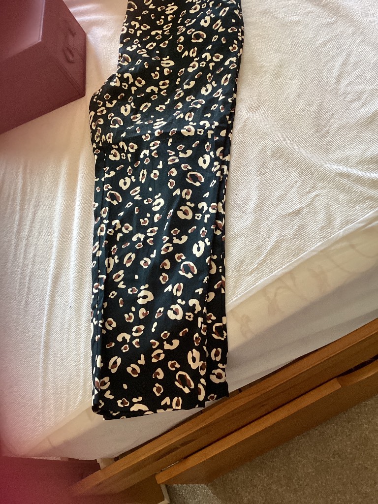 Ladies crop trousers
