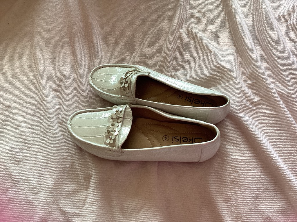 Ladies shoes