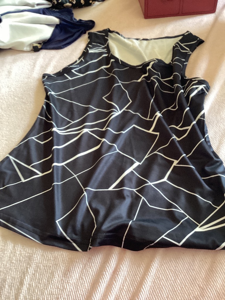Ladies sleeveless top
