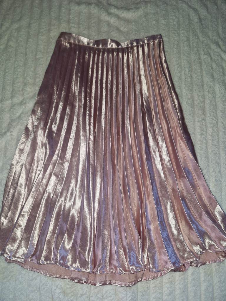 Pink Boutique ladies pleated midi skirt