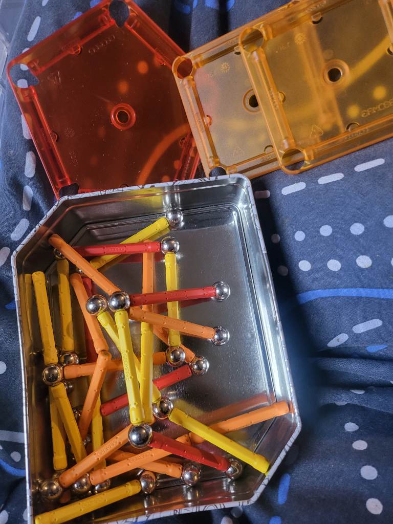 Geomag magnetic construction set