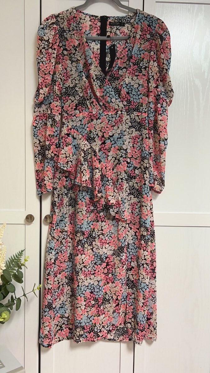 BNWT Nasty Gal floral print midi dress size 8